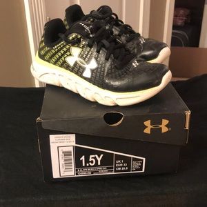 Under Armour Sneakers